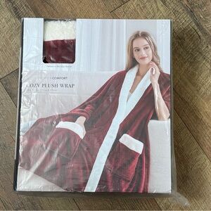 Premier Comfort Cozy Plush Wrap in Red and White